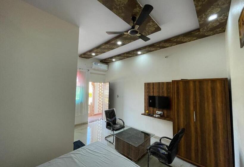 اتاق لوکس, Chouhan Palace