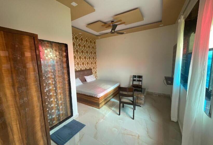 اتاق سوپریور, Chouhan Palace