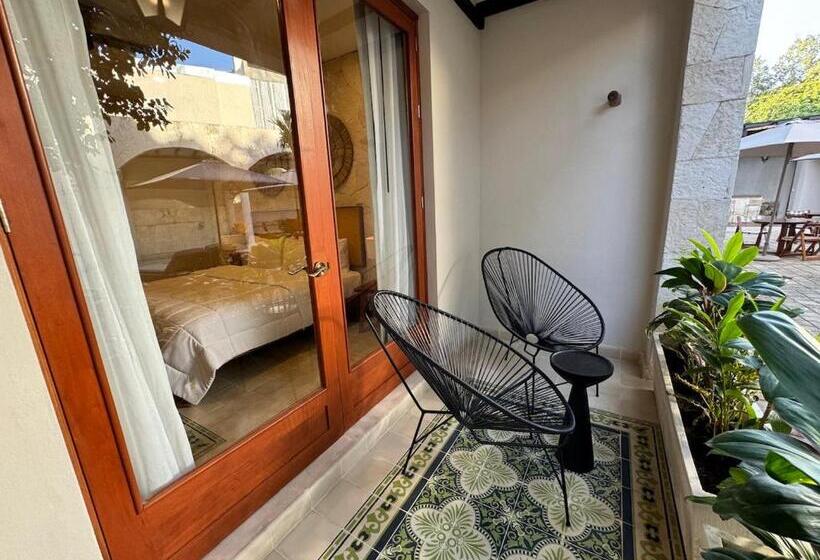 غرفة ديلوكس, Los Frailes Concept