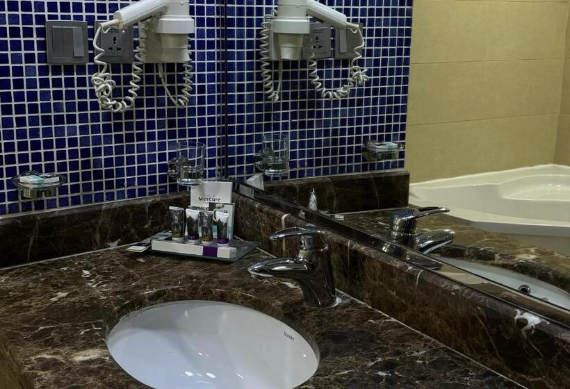 اتاق سوپریور با تخت بزرگ, Merkure Jeddah Al Hamraa