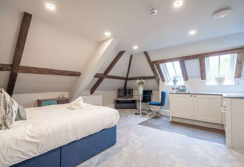 جناح سرير كينج, Old Abbey House