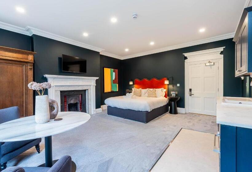 إستوديو قياسى مطلّ علي الحديقة, Old Abbey House