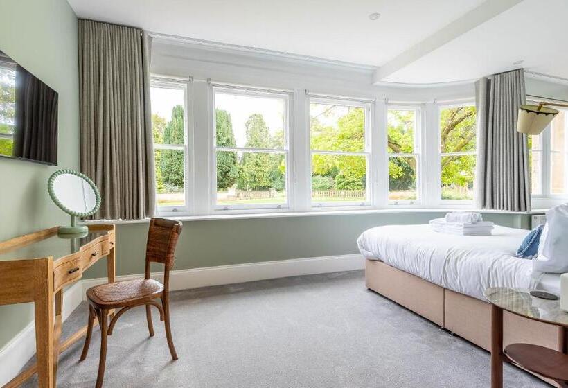 إستوديو ديلوكس, Old Abbey House