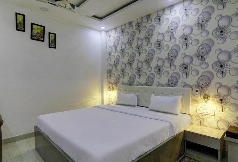 Трехместный Номер Классика, Oyo 81273 Hotel Krishna Inn