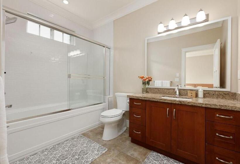 اتاق استاندارد با چشم‌انداز باغ, Mei Xue