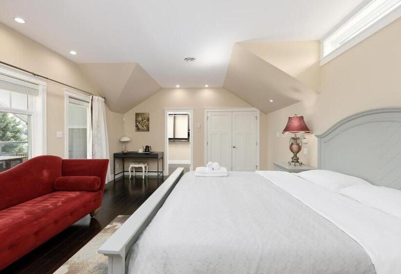 سوئیت با وان آب گرم, Mei Xue