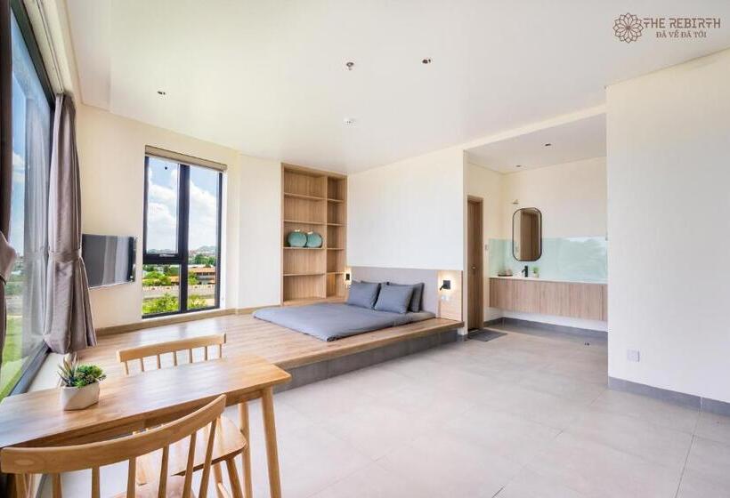 اتاق خانوادگی با چشمانداز دریا, The Rebirth Apartment Binh Chau Ho Tram