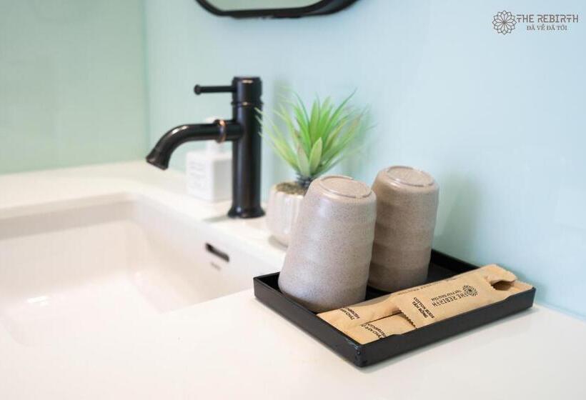 اتاق خانوادگی با چشمانداز دریا, The Rebirth Apartment Binh Chau Ho Tram