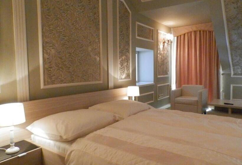 اتاق لوکس, Nagyrét Panzió Eger