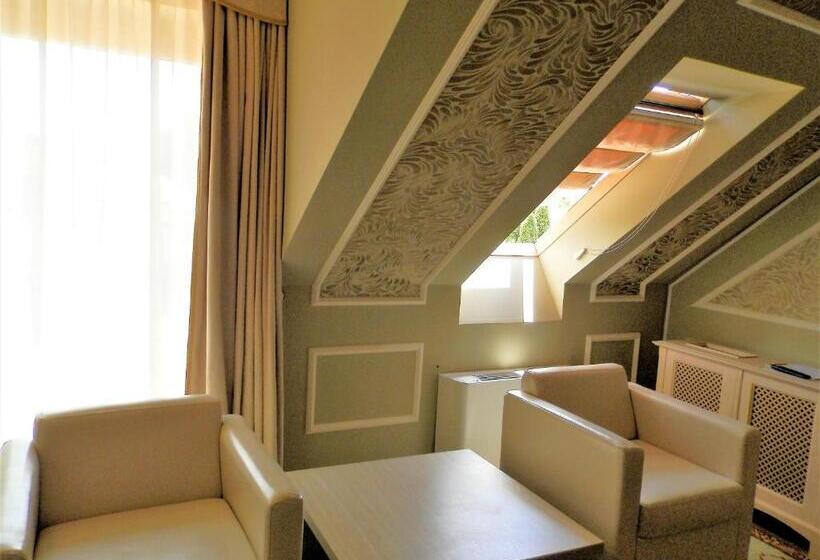 اتاق لوکس, Nagyrét Panzió Eger