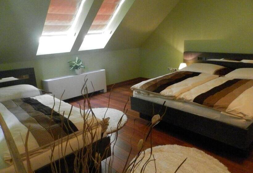 اتاق استاندارد سه نفره, Nagyrét Panzió Eger