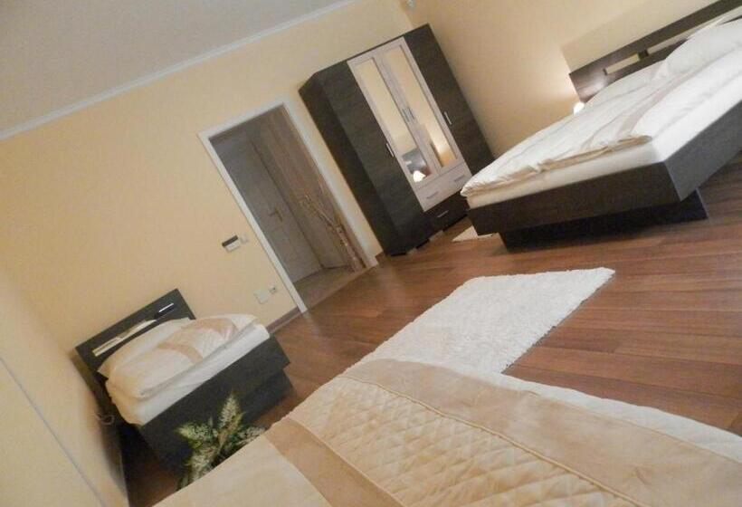 اتاق استاندارد چهار تخته, Nagyrét Panzió Eger