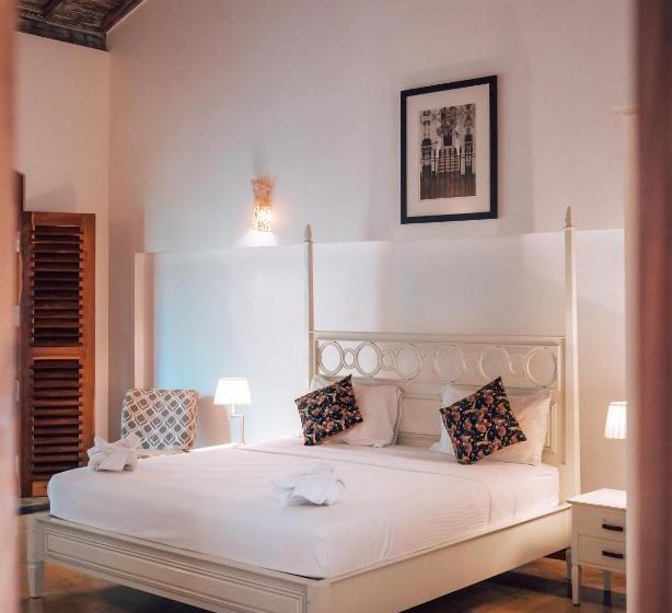 جناح مزوَّد بشرفة, Amara Villa