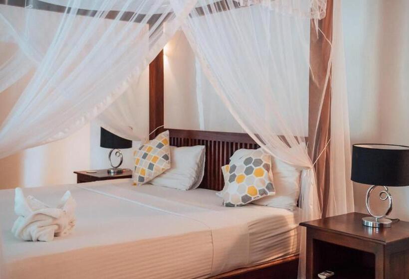 جناح مطلّ علي حمام السباحة, Amara Villa