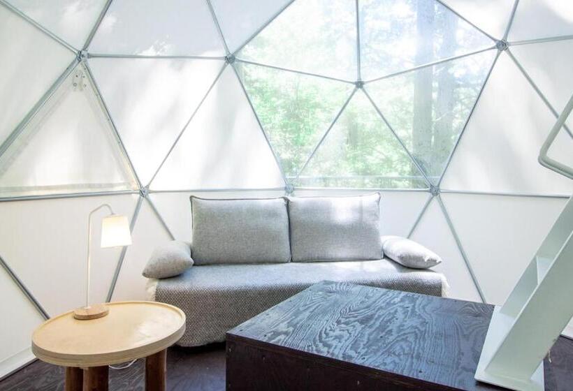 جناح, 泊まれる公園 Inn The Park