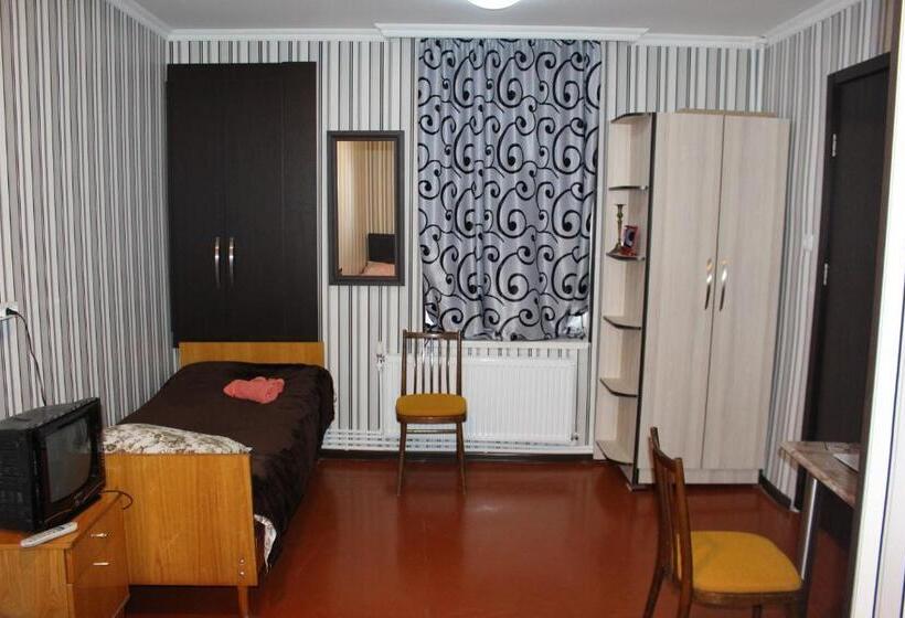 اتاق استاندارد سه نفره, Guest House Anano