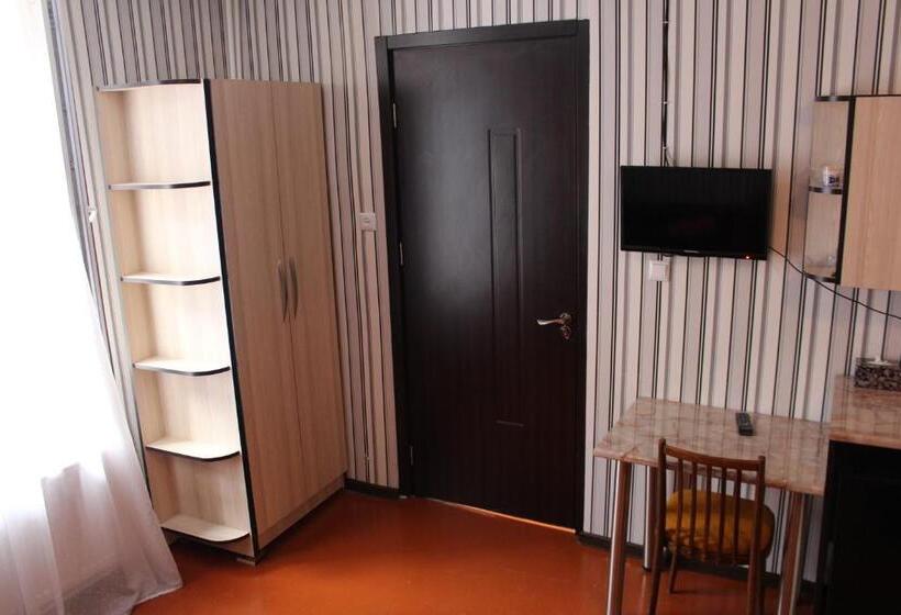 اتاق استاندارد سه نفره, Guest House Anano