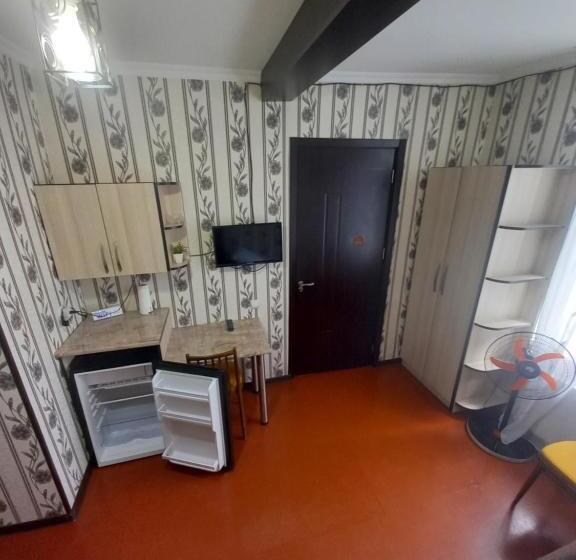 اتاق استاندارد سه نفره, Guest House Anano