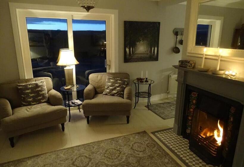 חדר דחוקס עם מיטת קינג, Heather House On The Wild Atlantic Way