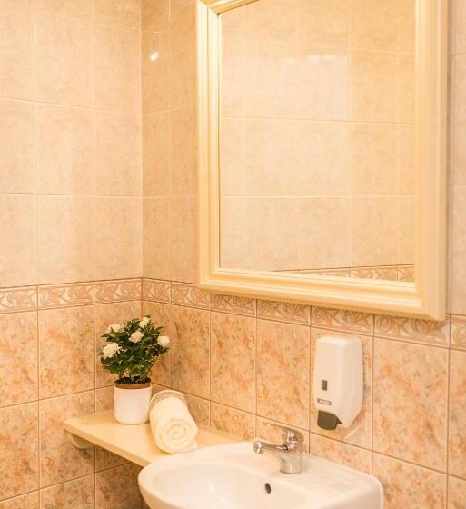 اتاق استاندارد سه نفره, Ungurmalas Guest House