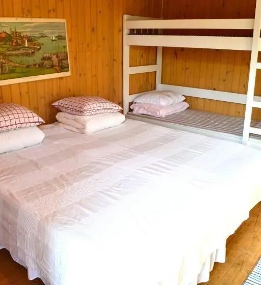Perhehuone, Villa Puharila