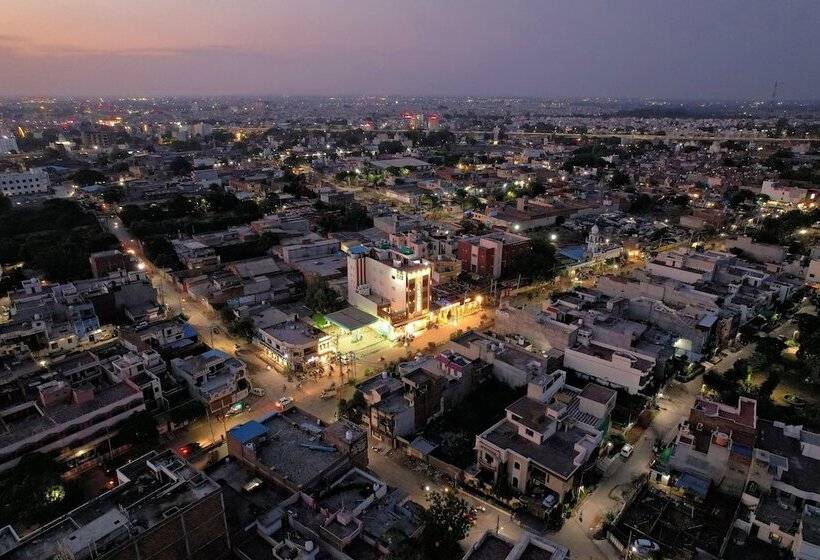 Quarto deluxe, Classio Royale By Io Hotels Near Golden Temple