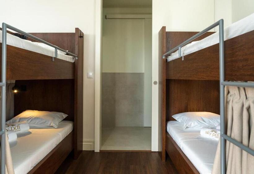 共用房间的床, Sky Pdl