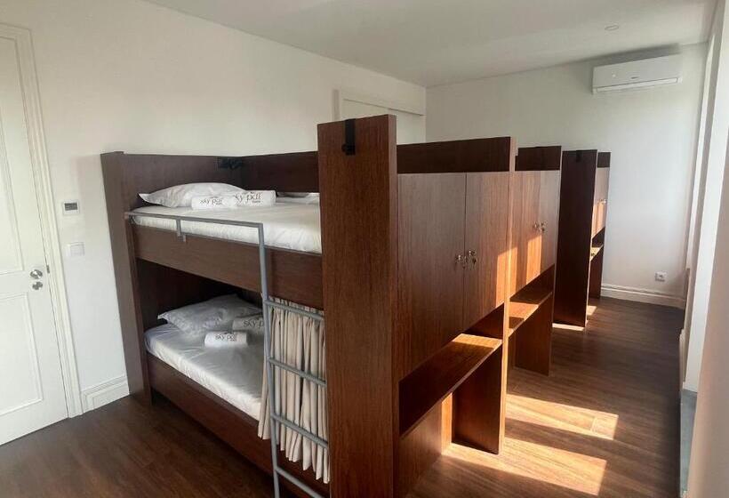 共用房间的床, Sky Pdl