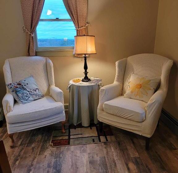 스탠다드 룸, Moonlight Manor Bed And Breakfast