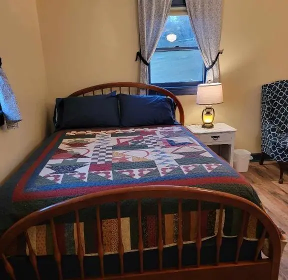デラックスルーム, Moonlight Manor Bed And Breakfast