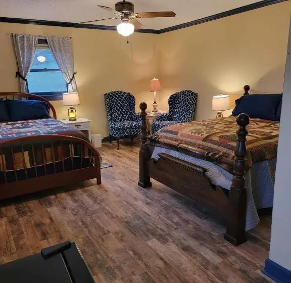 デラックスルーム, Moonlight Manor Bed And Breakfast