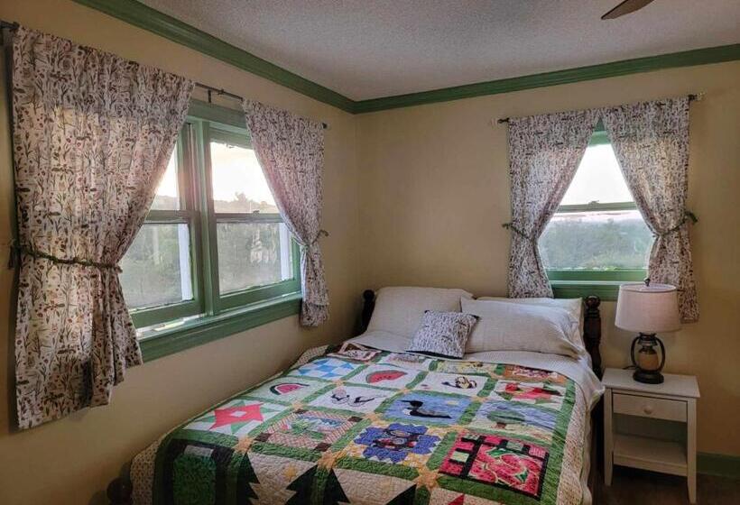 디럭스 룸, Moonlight Manor Bed And Breakfast