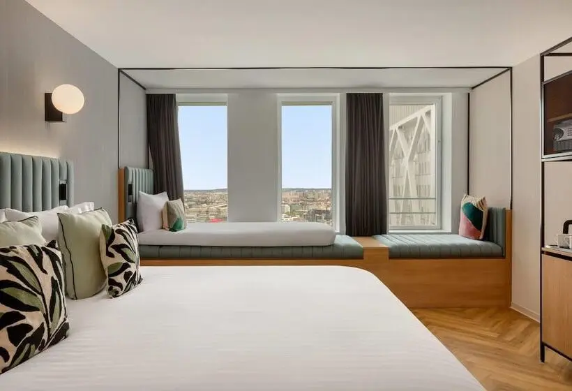 Perhehuone, Wyndham Paris Pleyel