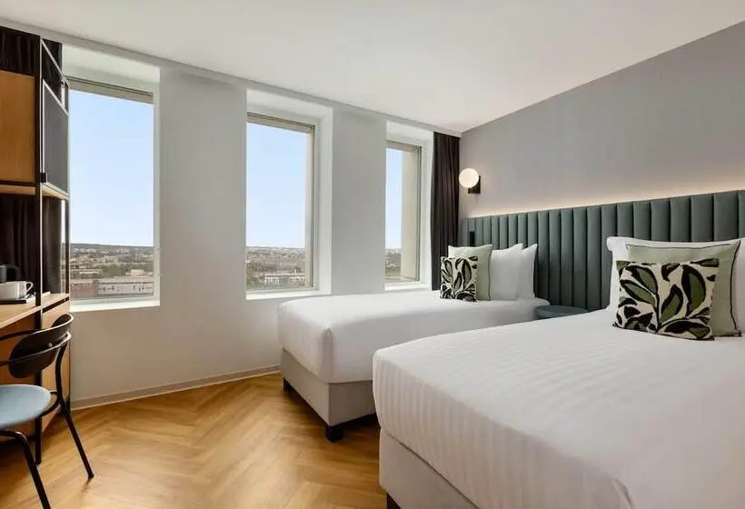 Perhehuone Yhdistettävä, Wyndham Paris Pleyel