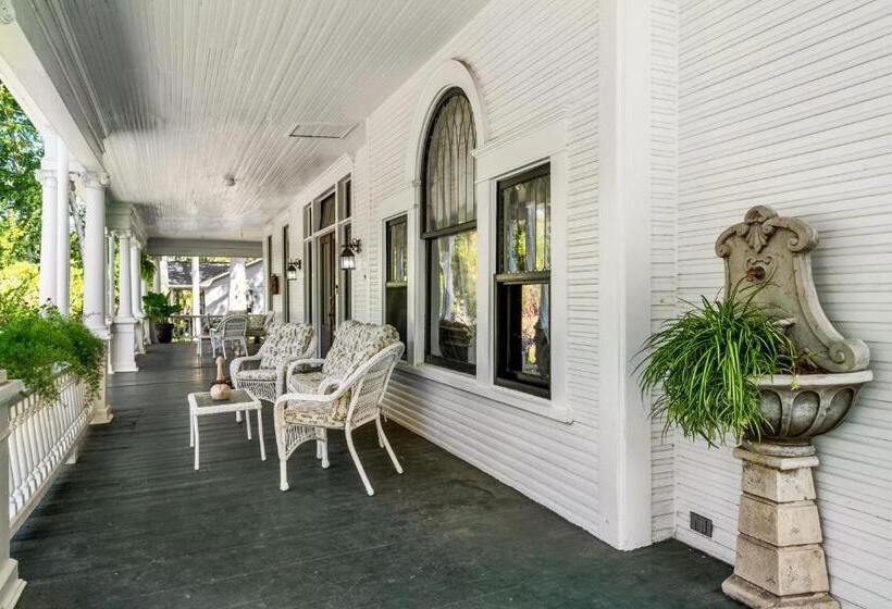 Номер Deluxe Кровать Кинг, Ross Mansion Bed & Breakfast