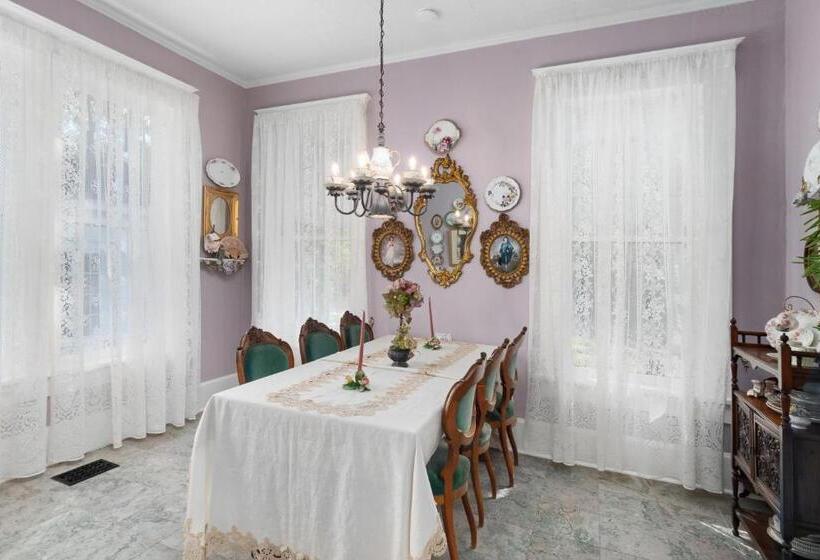 Номер Deluxe Кровать Кинг, Ross Mansion Bed & Breakfast