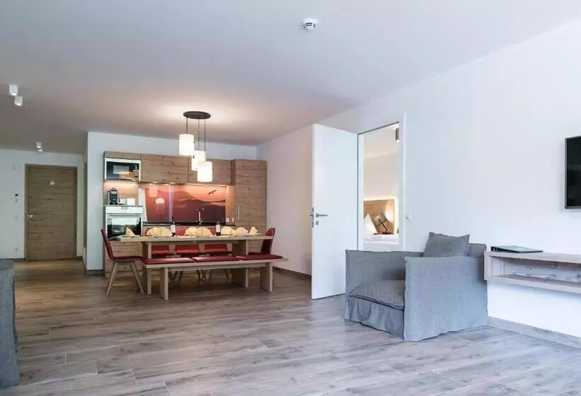 ２ベッドルームデラックスアパートメント, Adler Resort