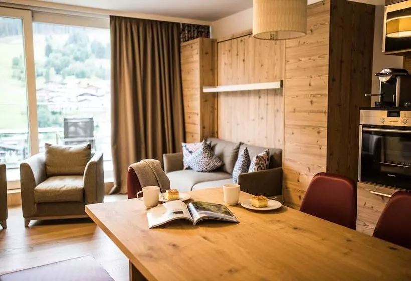 ２ベッドルームのスーペリアアパートメント, Adler Resort