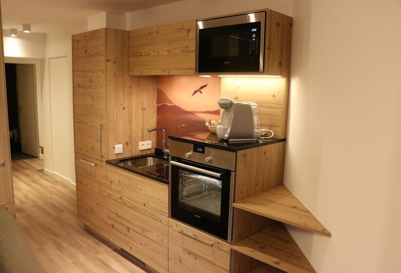 豪华两卧室公寓, Adler Resort