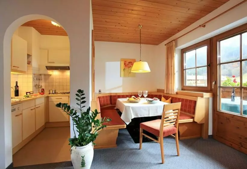 ２ベッドルームアパートメント, Apartment Anita