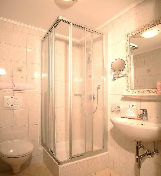 Номер Стандарт, Auer Fiegl