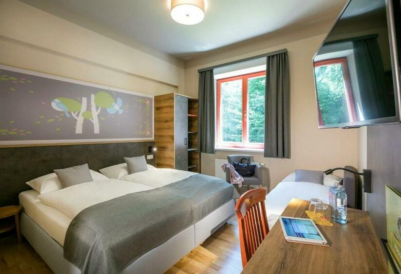 غرفة قياسية ثلاثية, Jufa Hotel Mariazell