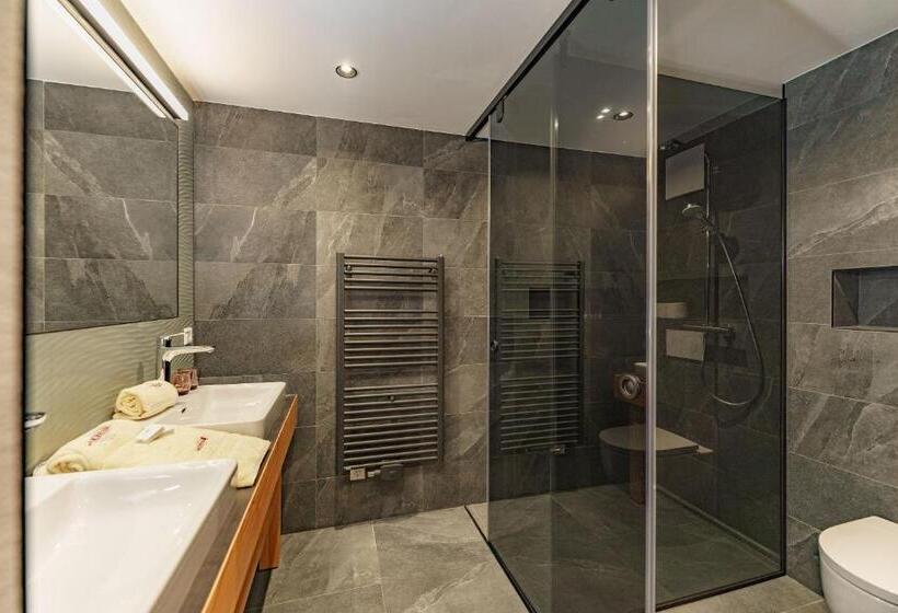 带露台的高档房间, Lärchenhof