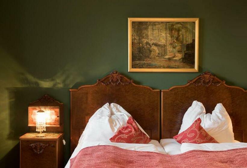 חדר סופריור, Nibelungenhof