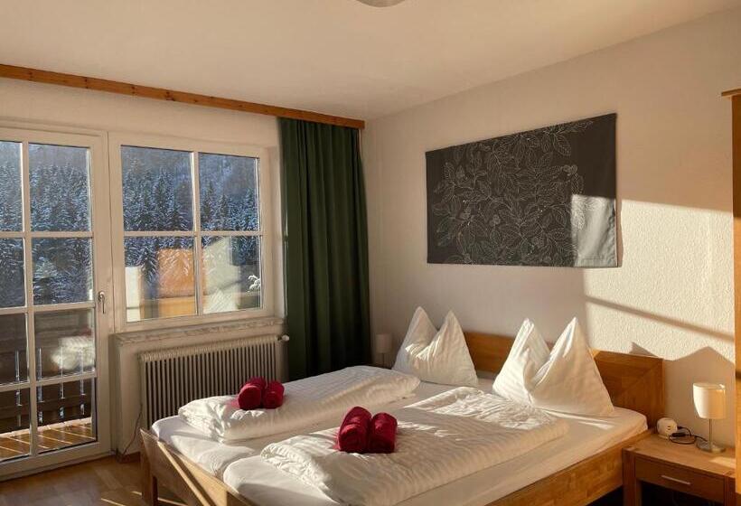 패밀리 룸, Pension 's Waldeck