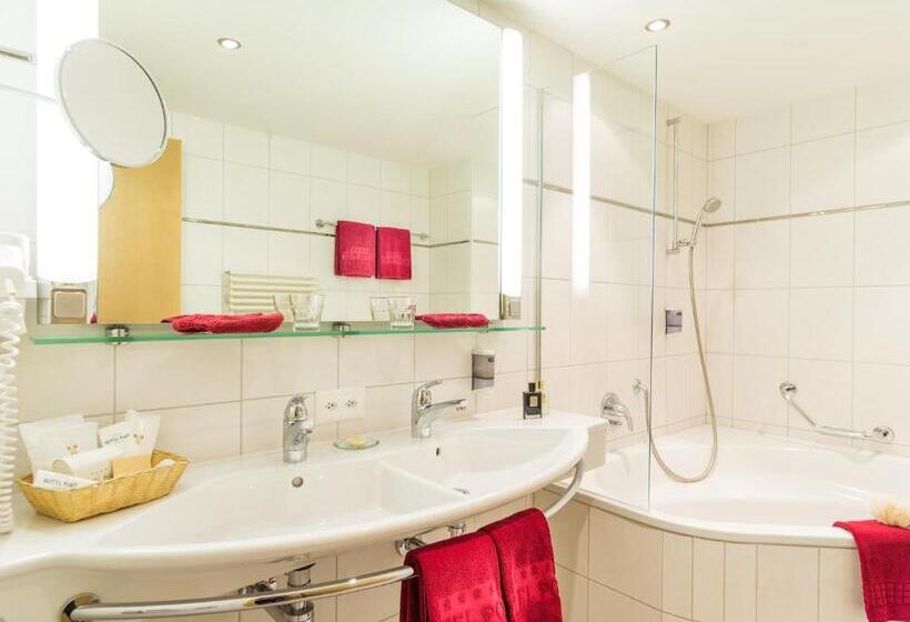 جناح جونيور مزوَّد بشرفة, Post Sport  Und Wellness