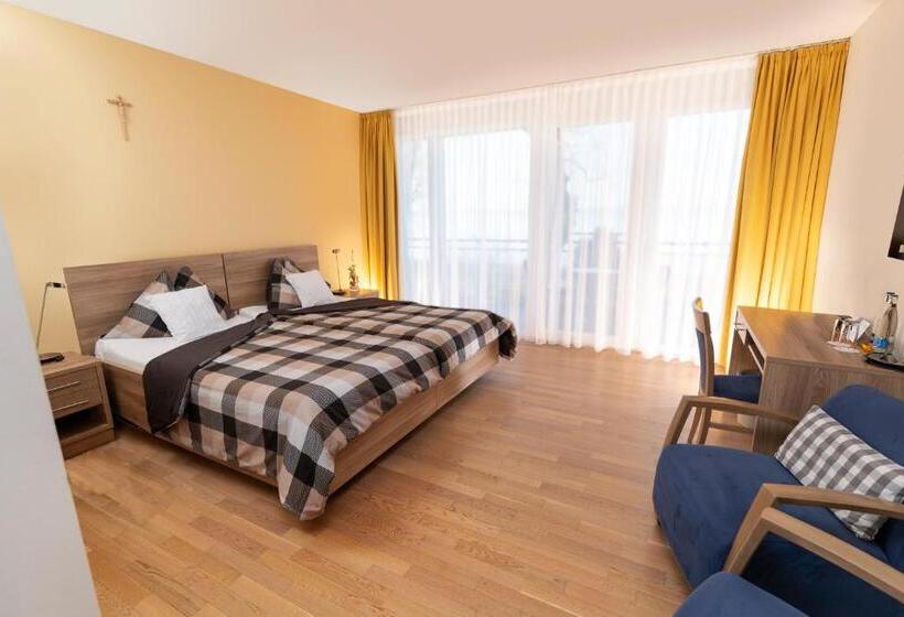 公園の見えるスタンダードルーム, Restaurant Sokrates