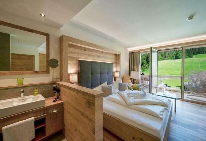 חדר סטנדרט עם מרפסת, Ruhehotel & Naturresort Rehbach   Adults Only