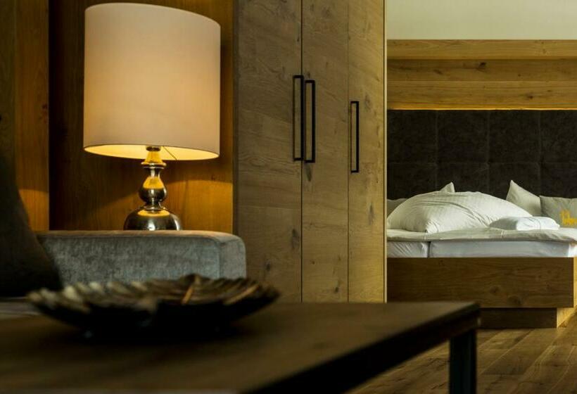 חדר סטנדרט עם מרפסת, Ruhehotel & Naturresort Rehbach   Adults Only