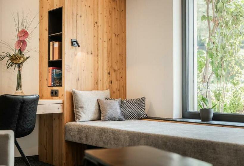 标准工作室, S'hoamatl Dorfkrug Appartements